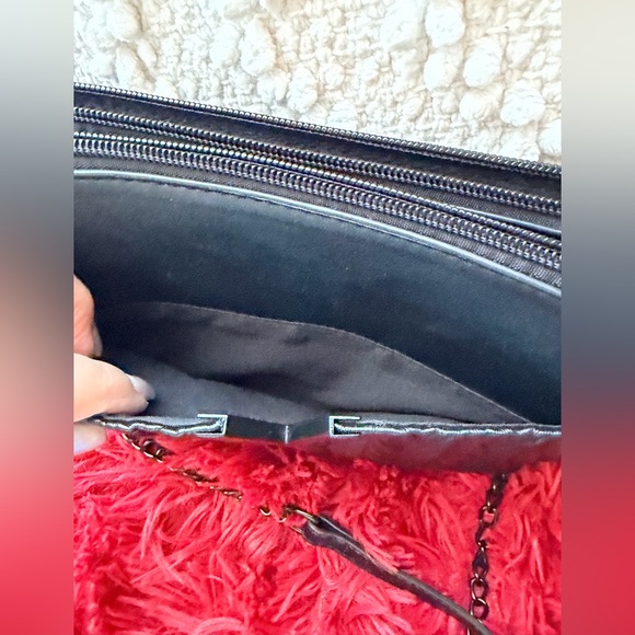 V Crossbody bag - Picture 4 of 13